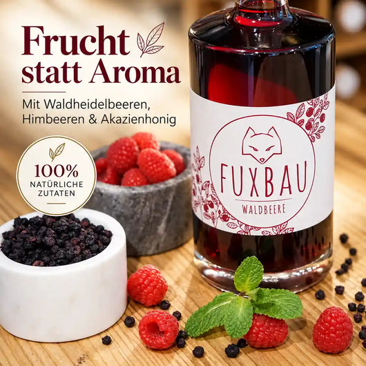 FUXBAU Waldbeere Gin-Likör mit Waldheidelbeeren, Himbeeren und Kräutern aus natürlichen Zutaten.