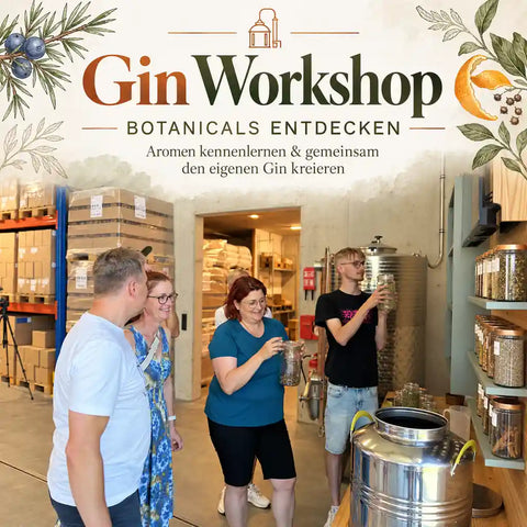 Teilnehmer entdecken beim Gin Workshop von Fuxbau in Eugendorf bei Salzburg verschiedene Botanicals und lernen die Zutaten für die Gin-Herstellung kennen.